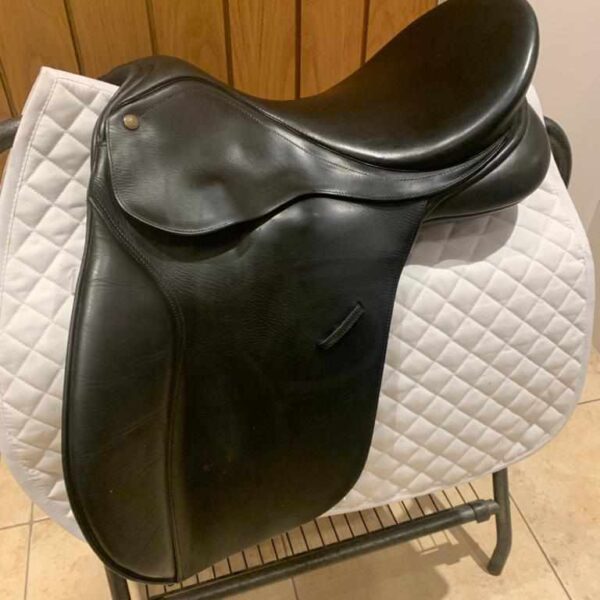 18″ Sillín multiusos Adj Black Bates Caprilli