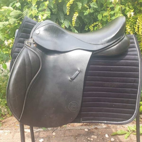 17″ Sillín de uso general Barnsby negro mediano/ancho