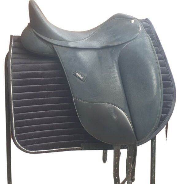 16.5Silla de doma ADJ Isabell Werth Wintec negra